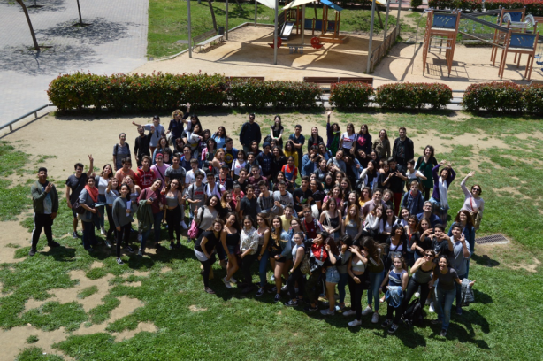 Fotto de grup d'una de les trobades de a XAJI a Cornellà