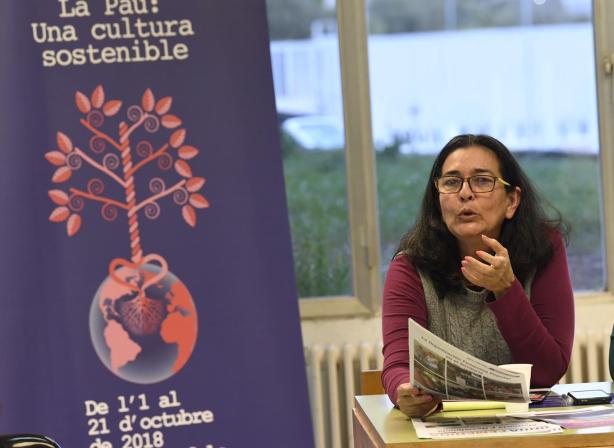 Fotografia de Maria Cristina Obregón, representant de la OFP, en un dels actes de la gira (Autor de la fotografia, Ramón Josa)