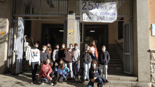 Novetats de la Xarxa Activa de Jovent per a la Igualtat (XAJI): les i els joves passen el relleu