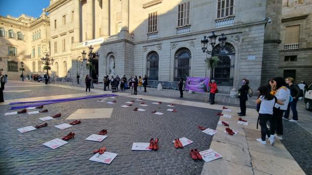 Concentració Prou Feminicidis: Alerta Feminista Abril