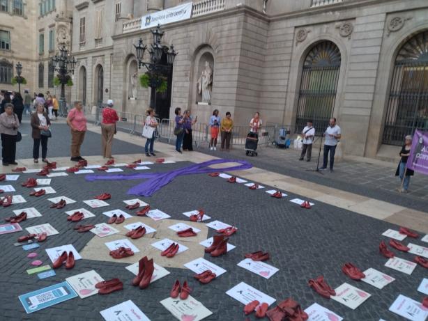 Prou Feminicidis: La masculinitat, els rols de gènere i les relacions de poder es poden desaprendre.