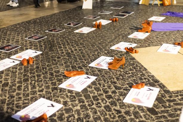 Sabates vermelles contra els feminicidis