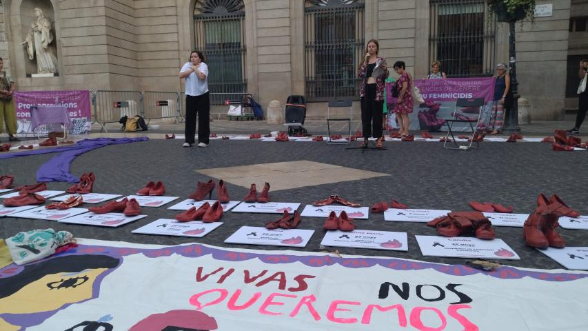 Juntes denunciem els feminicidis
